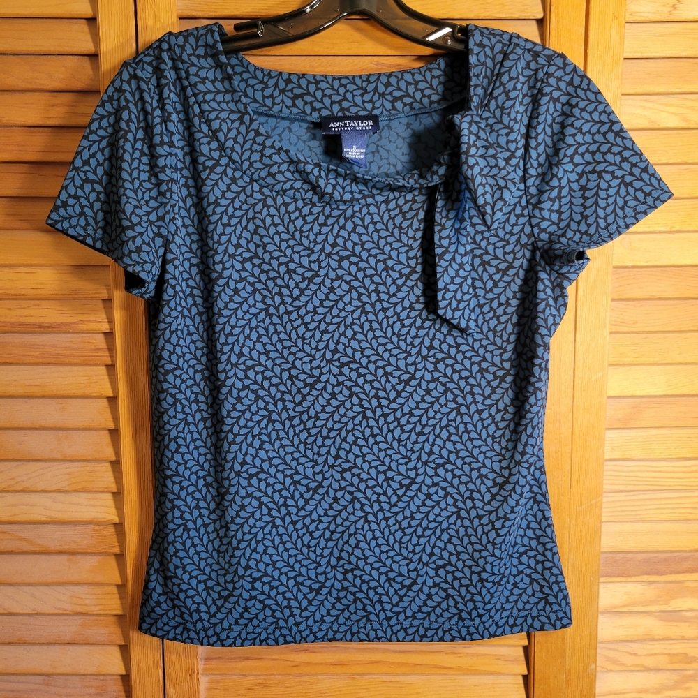 Fitted top. Size small.